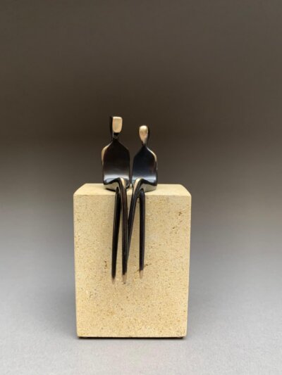 The two of us, Small bronze sculpture by Yenny Cocq