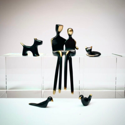 modern desktop couple sculpture with dog, cat or birds