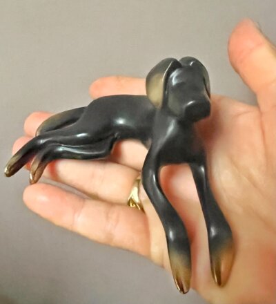 4.25" lying down dog in Bronze