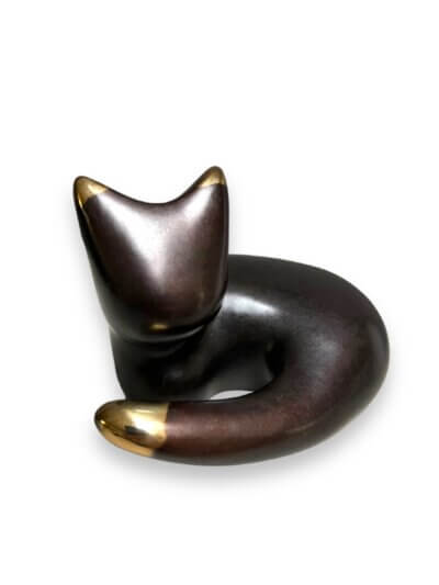 cat bronze sculpture